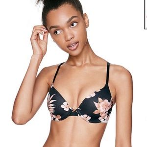 Victoria’s Secret Pink T-shirt Bra